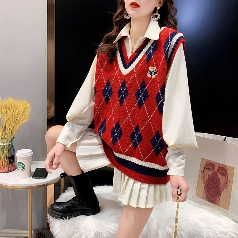 Winter Clothing Trends - レッドニットベスト レディース ノースリーブ チョッキ 冬 2025