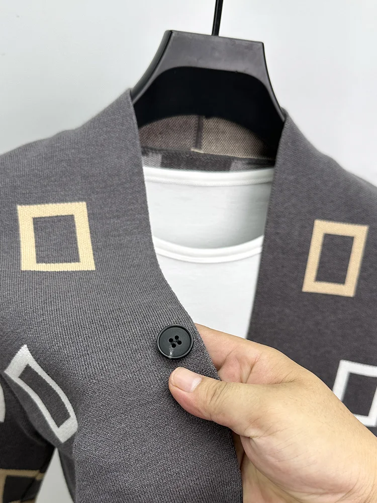 高級品質メンズデザイナーニットカーディガン V ネック幾何学 - Winter Clothing Trends のレビューと価格