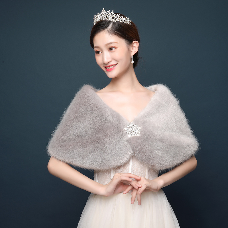 女性ブライダルショールの結婚式の岬冬暖かいボレロマントコート - Winter Clothing Color のレビューと価格